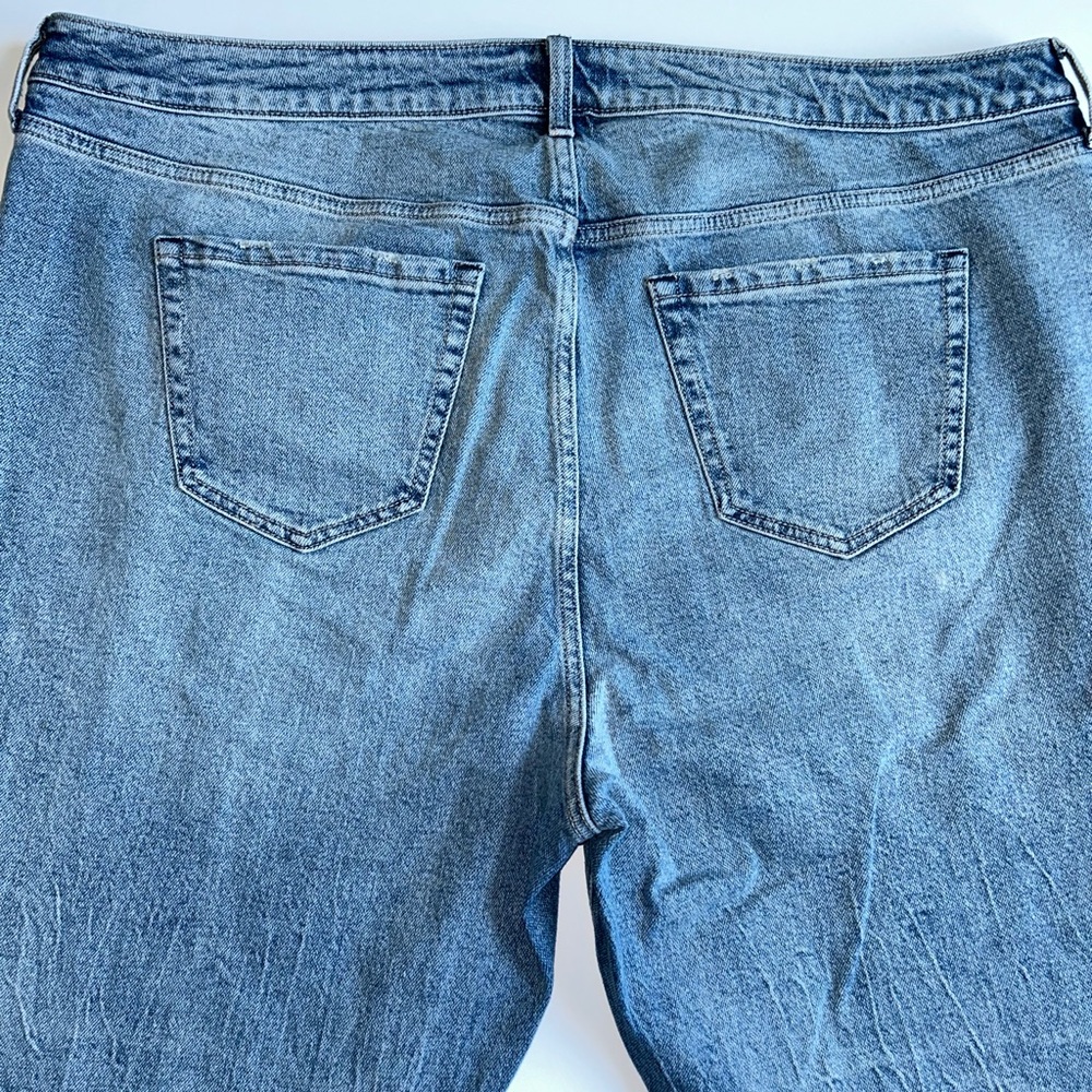 High-Rise Button-Fly Women’s Jeans - Light Blue - Picture 7 of 12